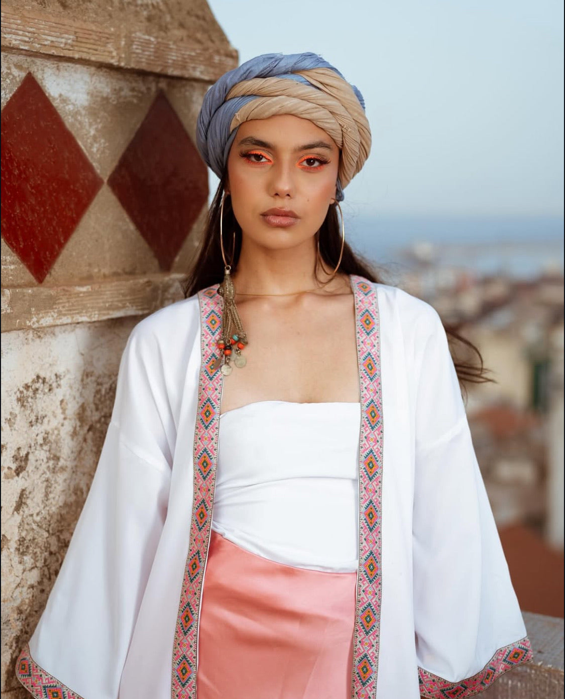 Kimono long Lkhzana brodé – création algérienne