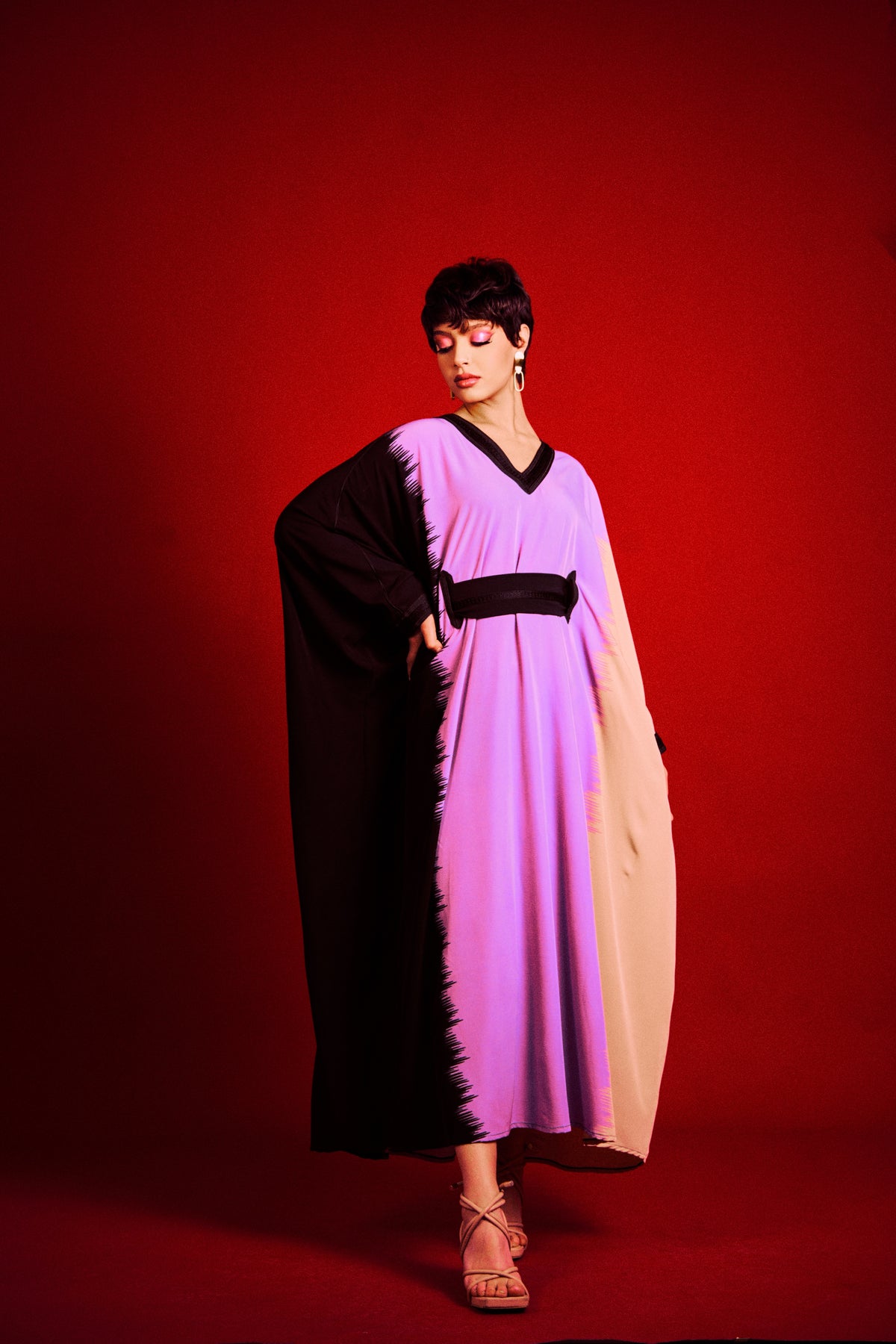 Robe longue Lkhzana en crêpe fluide – création algérienne